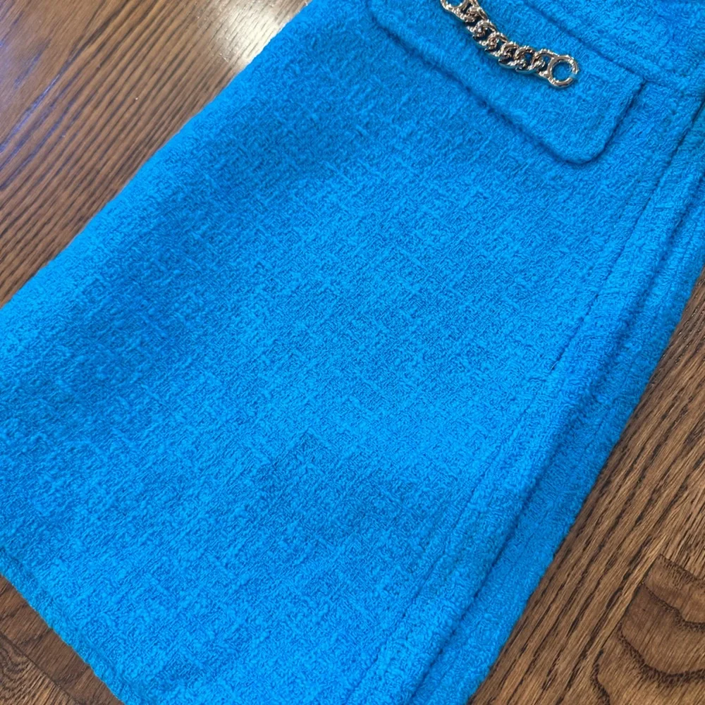 Zara Blue Mini Skirt with Chain Detail - Picture 4 of 4